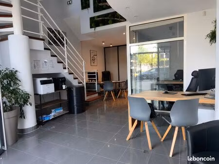 local commercial 100m2