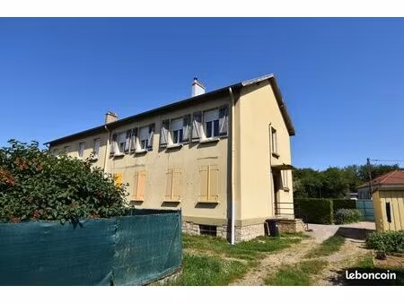 f2 avec jardin & garage