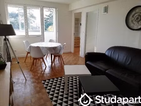 chambre 1 pièce 11 m²