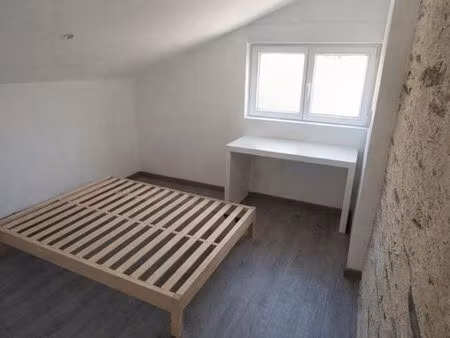 t2 + mezzanine à louer - état neuf - location