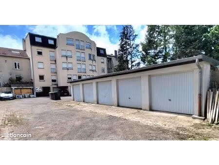ensemble de 5 garages loués en pleine propriété
