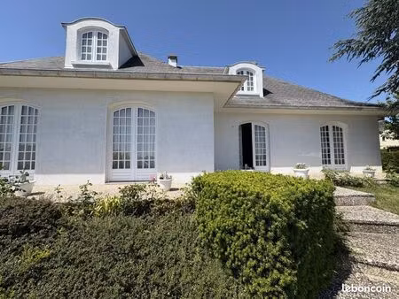maison 10 pièces 257 m²