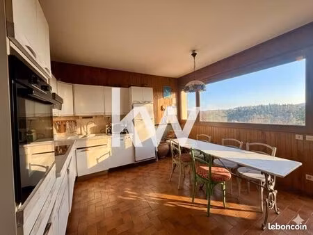 maison 10 pièces 230 m²