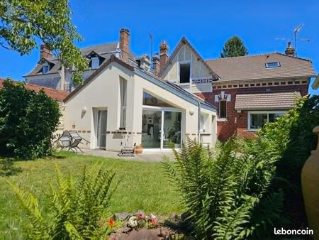 maison 7 pièces 161 m²