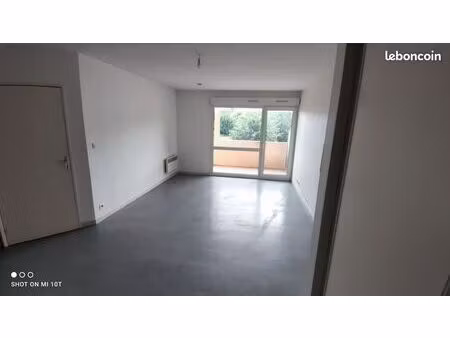 loue t2 à saint chef 38