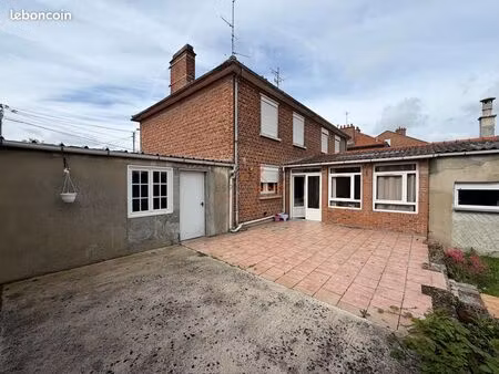 maison 8 pièces 105 m²