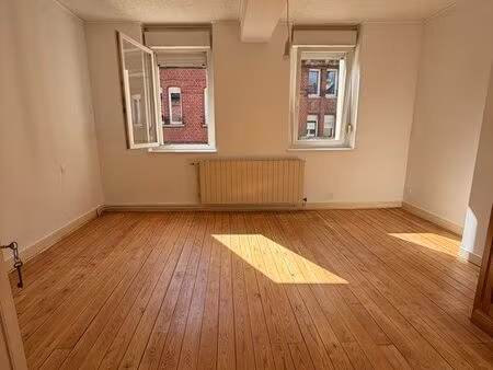 maison 4 pièces – 77 m² + extérieur – centre-ville