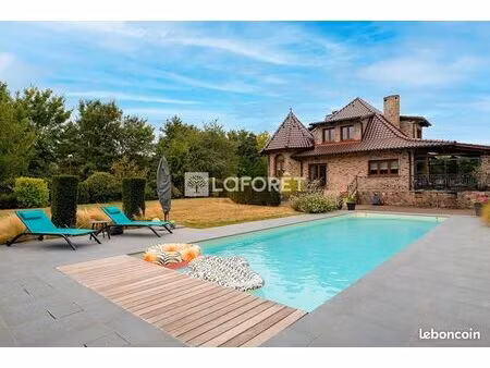 propriété 6 pièces 163 m²