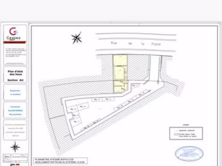 vends local environ 20 m2 avec place de parking privative