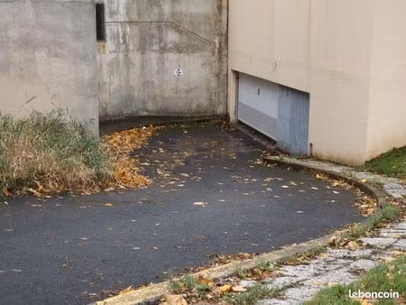 place de stationnement en parking souterrain