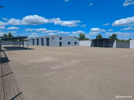 local artisanal 450 m² bord rn7 roussillon