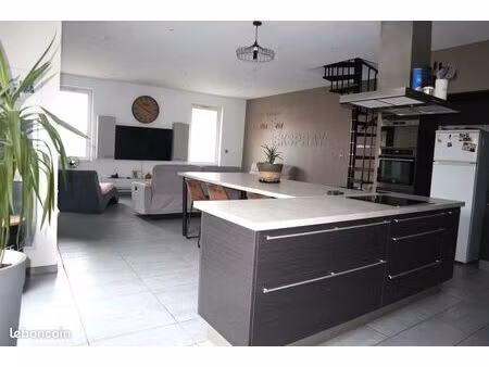 maison 6 pièces 157 m²