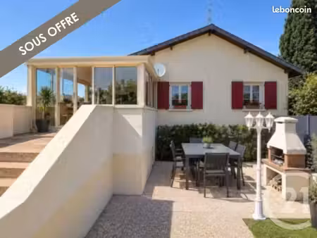maison 8 pièces 157 m²