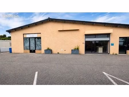 local commercial 161 m²