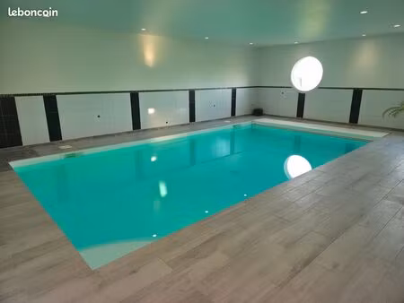 maison 6 pieces 225 m2 avec piscine intérieure