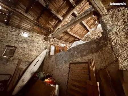 grange 2 pièces 100 m²