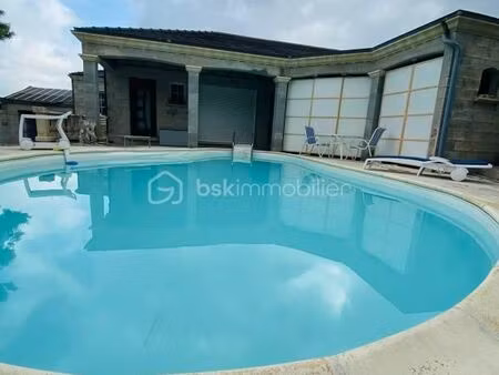 propriété 7 pièces 200 m²