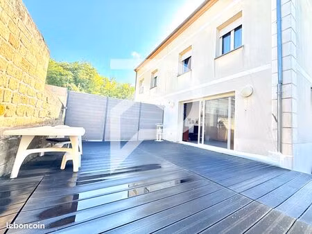maison 6 pièces 104 m²