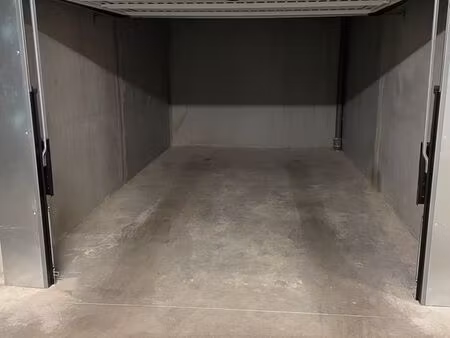 garage fermé à louer