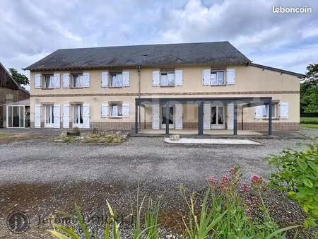 maison 8 pièces 266 m²