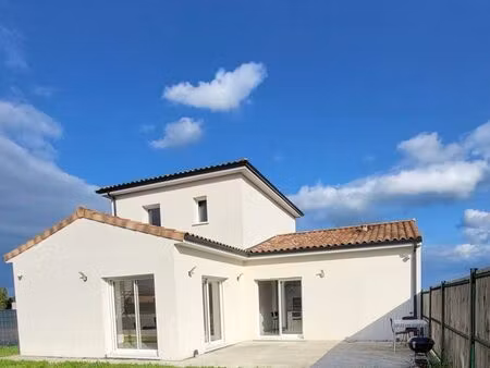 maison récente 3 chambres avec suite parentale à carbon-blanc