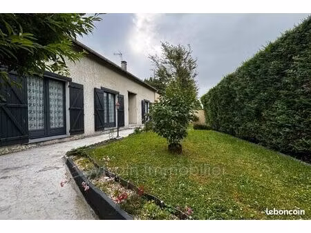 maison 8 pièces 148 m²