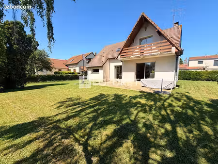 maison 6 pièces 109 m²