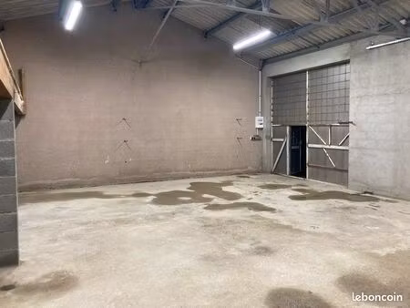 entrepôt pour stockage  atelier  garage