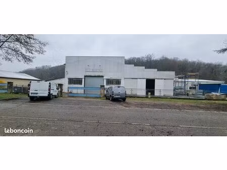 local entrepôt 1200m2