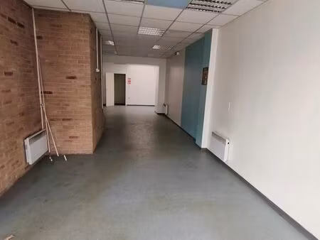 local commercial 49m² - centre ville de lens - vitrine sur rue - 700 euros