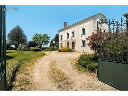 propriété 10 pièces 470 m²