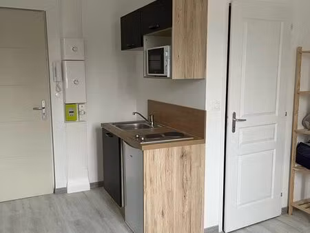 studio refait à neuf - meublé - clermont centre ville