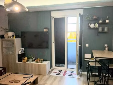 t3 rénové 70 m² – balcon  jardin  cave et parking – disponible entre le 01 et 10 /07/2026