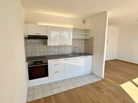 appartement 2 pièces 40 m² avec balcon et garage