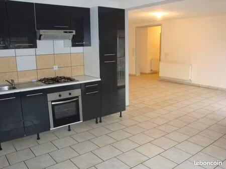 3 pièces. 85 m². parking. rémering les puttelange