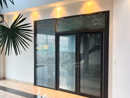 local activité - commerce - showroom / 108 m² – saint-jean-de-bournay