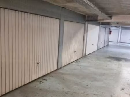box parking place saint médard