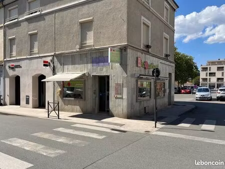 local professionnel de 47 m2 plein centre