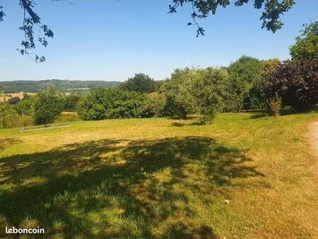 maison 5 pièces - 7827m²