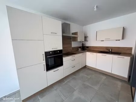 joli f4 entièrement rénové d'environ 120 m²