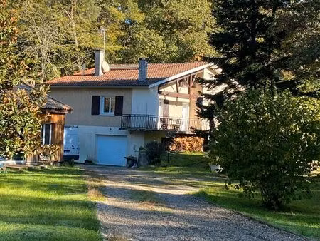 maison 8 pieces et son studio sur 4500 m²