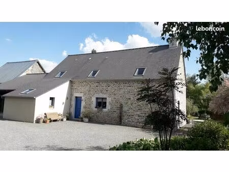 maison individuelle en pierre entièrement remaniée en 2006 dans un cadre verdoyant de 4000
