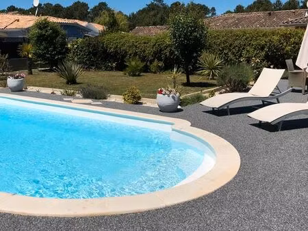 maison  moderne et chaleureuse