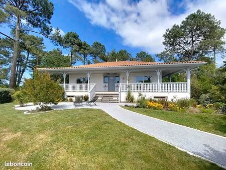 maison 9 pièces 223 m²
