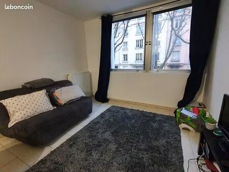studio 1 pièce 27 m²