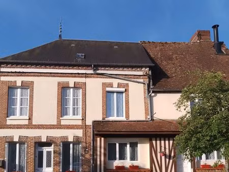 maison de village individuelle avec vaste dépendances et fort potentiel