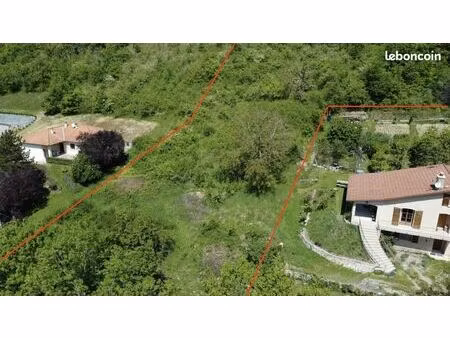 terrain 4 760 m² laps