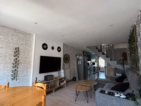 appartement t3 de 75 m² à louer proche gare de granville
