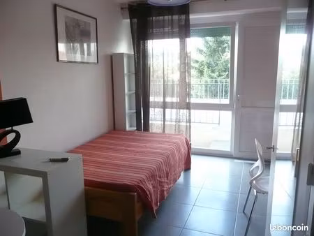 studio meuble  parking  calme  vue