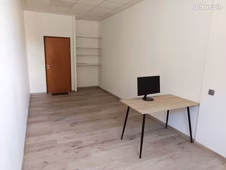 bureau  local professionnel  machecoul centre